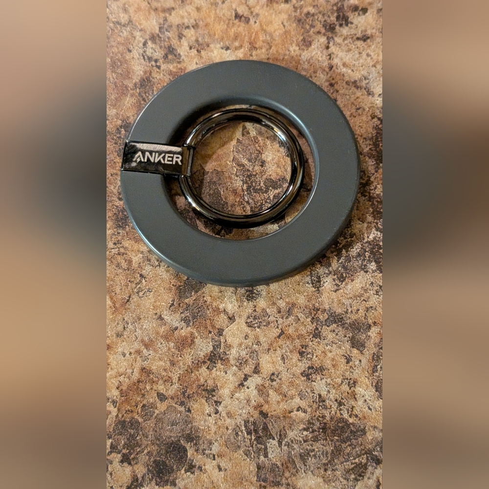 Anker Gray Magnetic Ring Holder